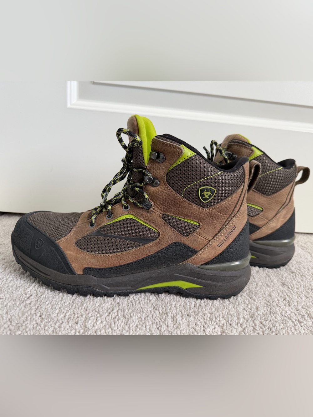 Ariat Waterproof Hiking Boots - 10D - Picture 2 of 7